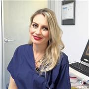 Ciao sono un’odontoiatra che ha insegnato per anni alle
assistenti alla Poltrona materie come anatomia, fisiologia, biologia ecc